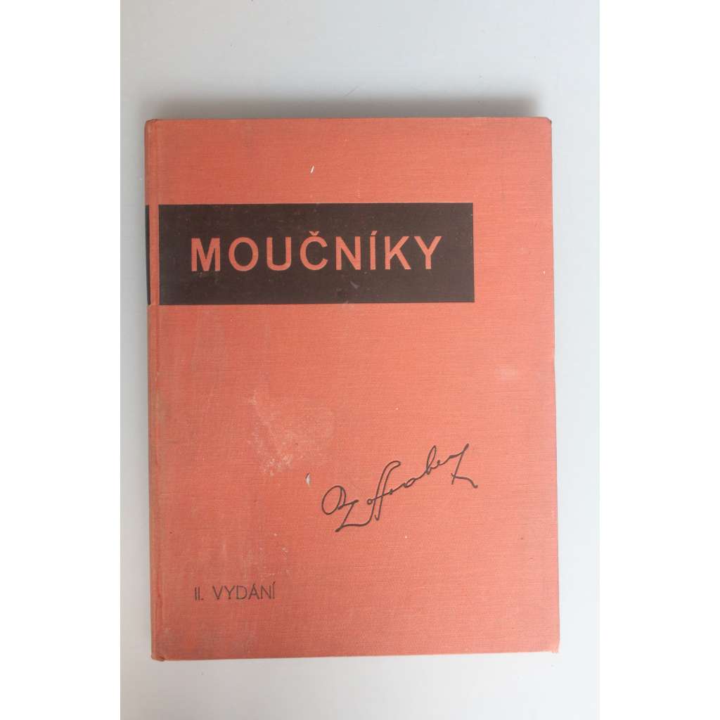Moučníky (kuchařka, recepty, první republika, mj. suchary, Kvasnicová těsta, nákypy, omelety, dorty, křehké těsto, polevy, krémy, zmrzliny, ledové nápoje)