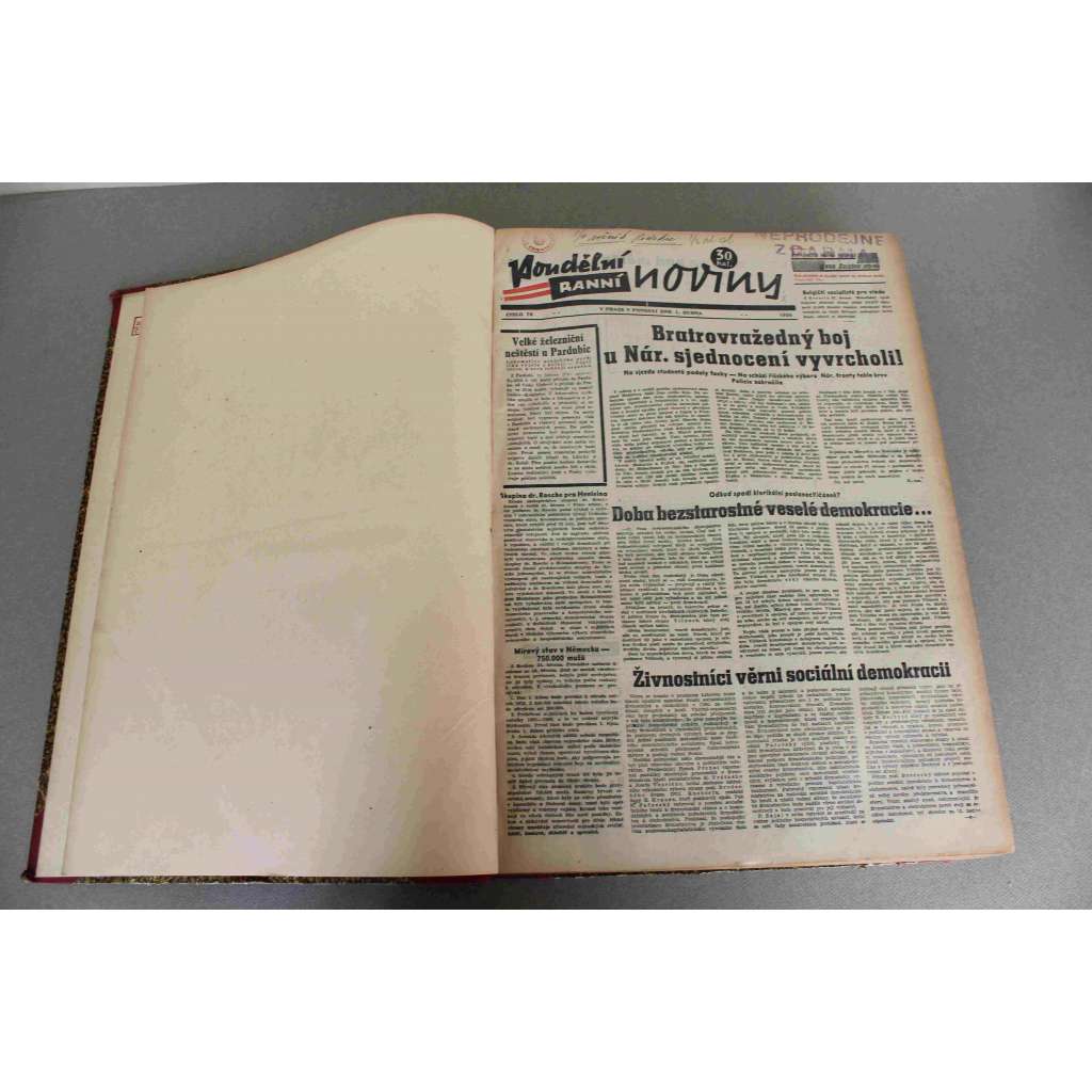 Ranní noviny 1935 (duben-červen) (noviny, deník, první republika, mj. Stalin a Eden o míru a válce, Proč obdivují Hitlera?, Sudetenland-Volksentscheid, Zemřel diktátor bez dědice [Pilsudski], Mistr Josef Suk mrtev)