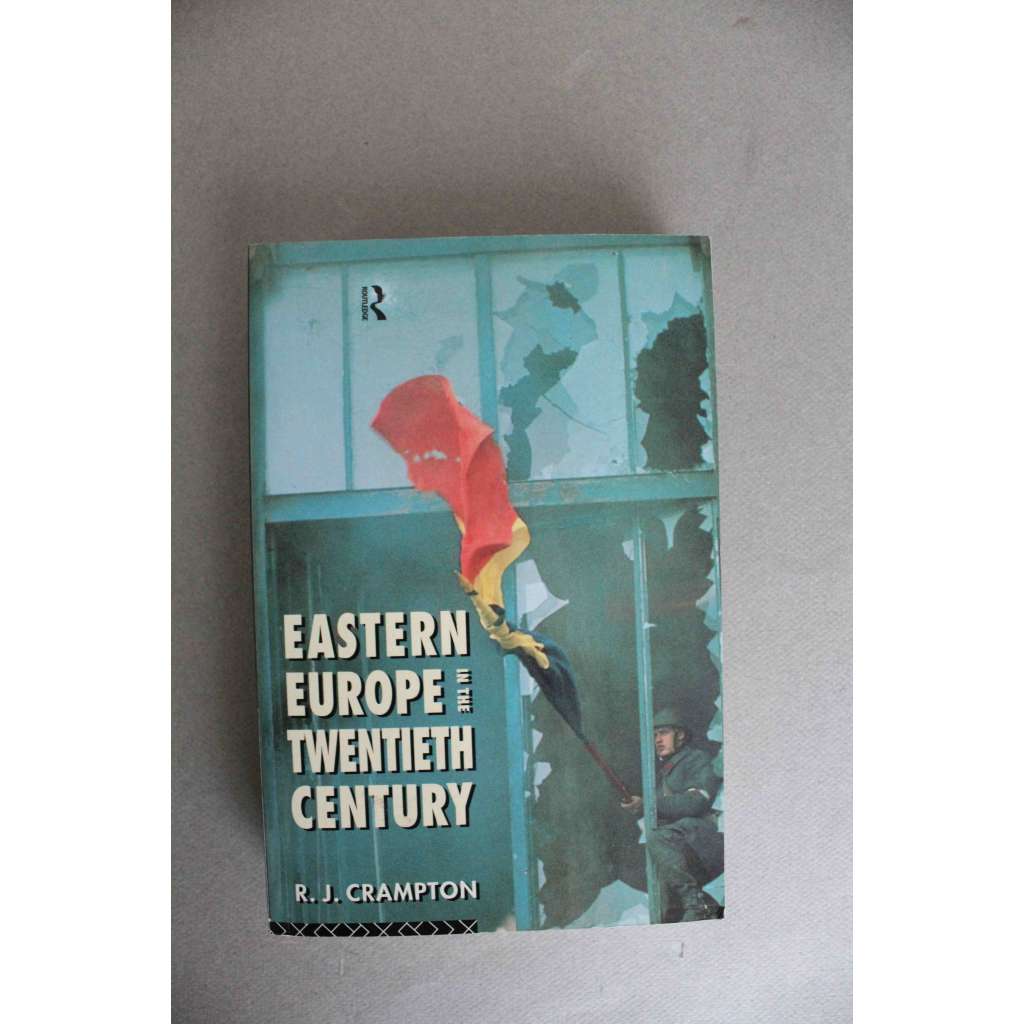 Eastern Europe in the Twentieth Century ( Východní Evropa ve dvacátém století, politika, historie, mj. Polsko, Československo, Maďarsko, Rumunsko, Bulharsko, Jugoslavie, Albánie, komunismus, invaze 1968, pád komunismu)