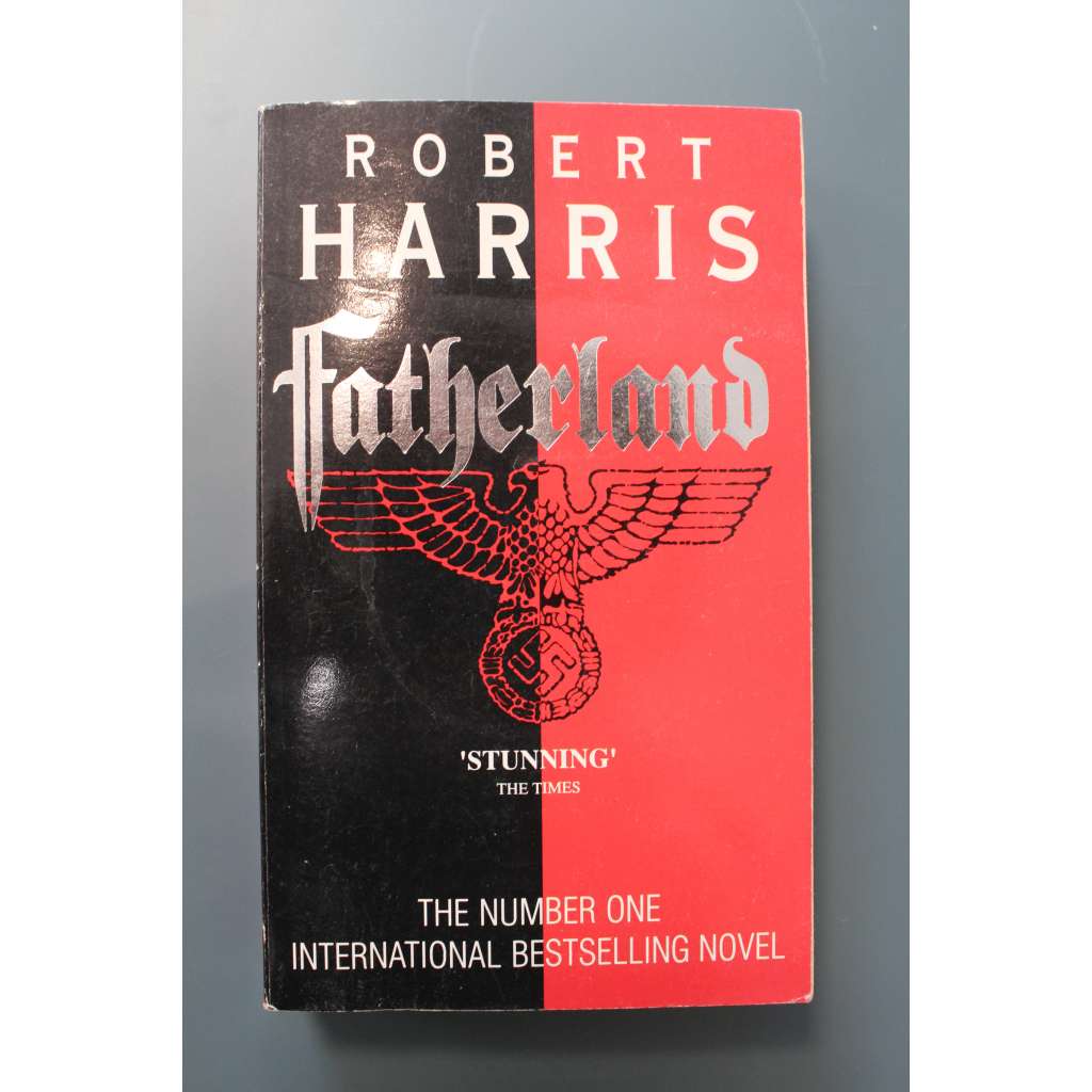 Fatherland (Otčina, sci-fi, detektivka, nacionalismus, Německo) Fatherland (Otčina, sci-fi, detektivka, nacionalismus, Německo)