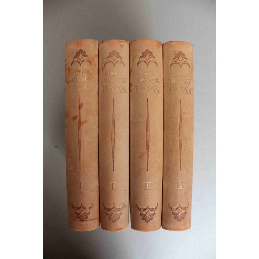 U nás. Nová kronika 4 díly (historický román, národní obrození, Náchod, Hronov; ilustrace Adolf Kašpar; celokožená vazba - vazba kůže)