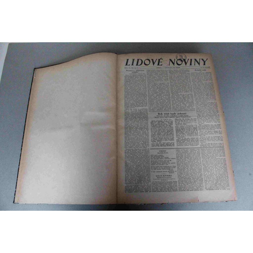 Lidové noviny 1933, roč. 41 (listopad-prosinec) (deník, první republika, mj. Mezi Varšavou a Moskvou, Nejslavnější vyzvědač - Lawrence [Lawrence z Arábie], Celé Německo za Hitlerem, Za velkým státníkem - A. Švehla úmrtí, Povstání ve Španělsku)