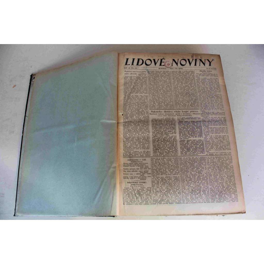 Lidové noviny 1930, roč. 38 (říjen-prosinec) (deník, první republika, mj. Mussolini o italských hospodářských nesnázích, F. Peroutka - Pod poprsím Marxovým, Zkáza největší vzducholodi světa, J. Čapek - Povídejme si, děti!)