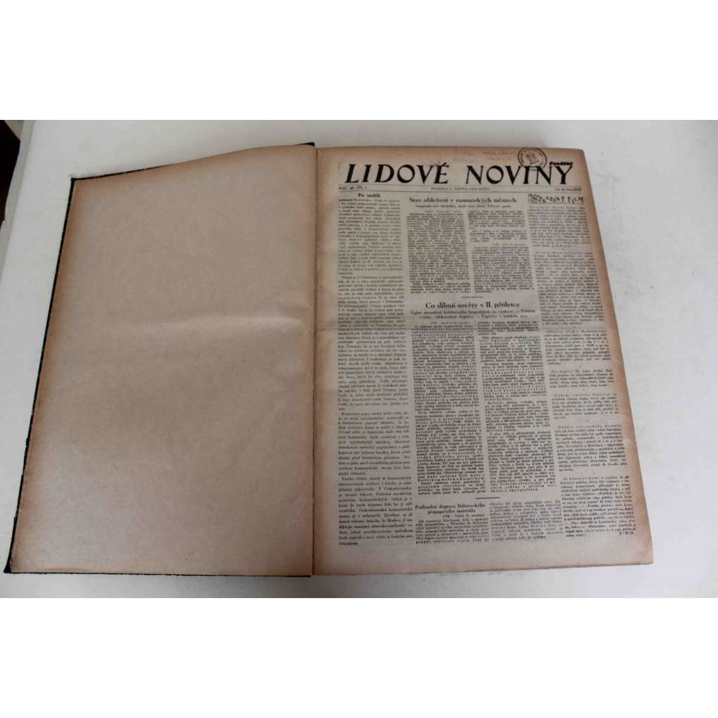 Lidové noviny 1934, roč. 42 (leden-únor) (deník, první republika, mj. Nový rok u presidenta republiky [Masaryk], Osazenstvo dolu Nelson je ztraceno, Josef Suk, Mussolini, Hitlerovské nepokoje v Rakousku, Rooseveltův boj s podsvětím)