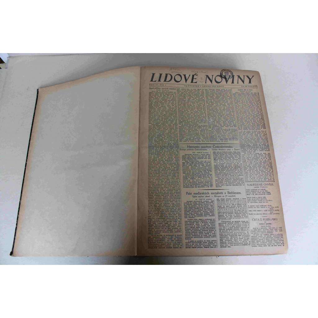 Lidové noviny 1925, roč. 33 (leden-březen) (deník, první republika, mj. Novoroční projev presidenta republiky [Masaryk], Fašismus proti zednářství, Rok bez Lenina, K. Čapek - Pošta, Jenom knížky, F. Peroutka - Poslední buditel [Masaryk])