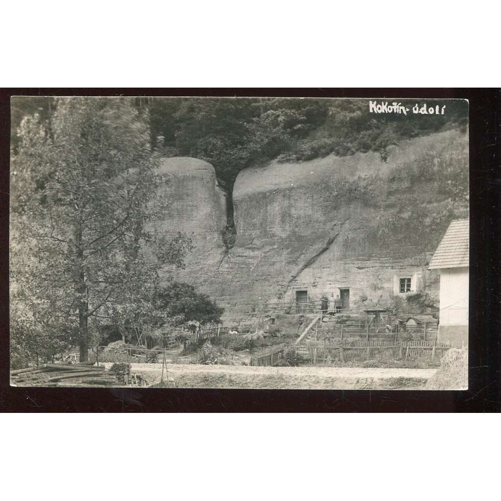 Kokořín, Mělník, nouzová skalní obydlí