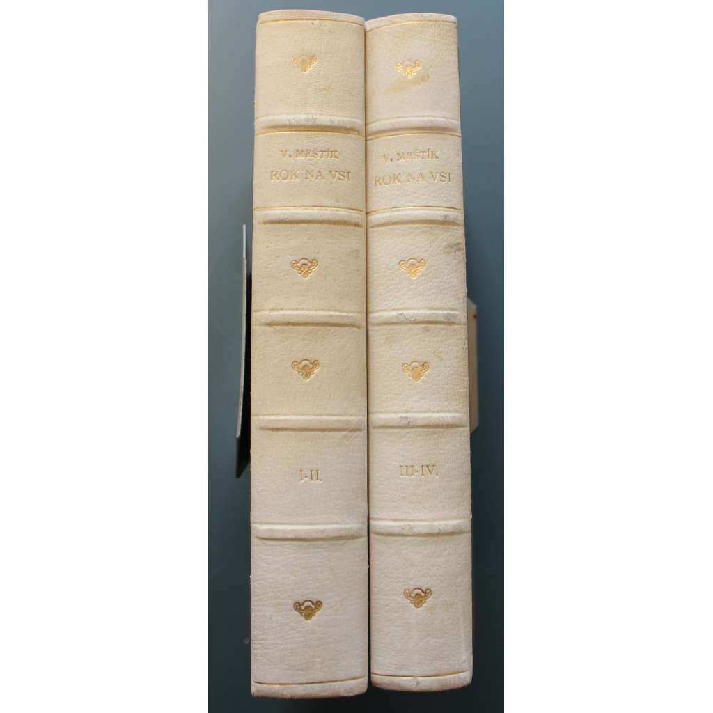 Rok na vsi. Kronika moravské dědiny 2. svazky. (Morava, vesnice, kultura, tradice; polokožená vazba - vazba kůže)