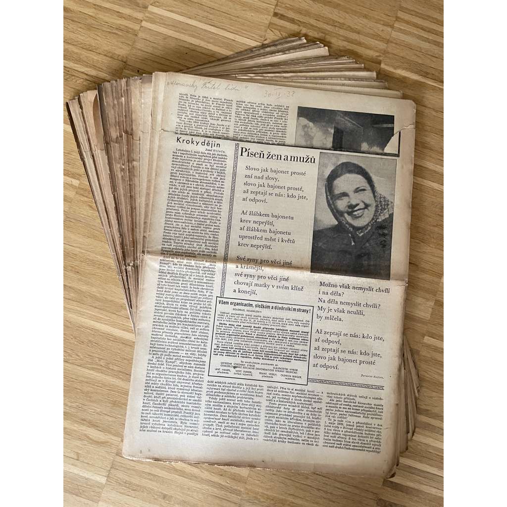 Moravský přítel lidu, duben-květen (možná 1938) noviny, konvolut čísel (36 ks)