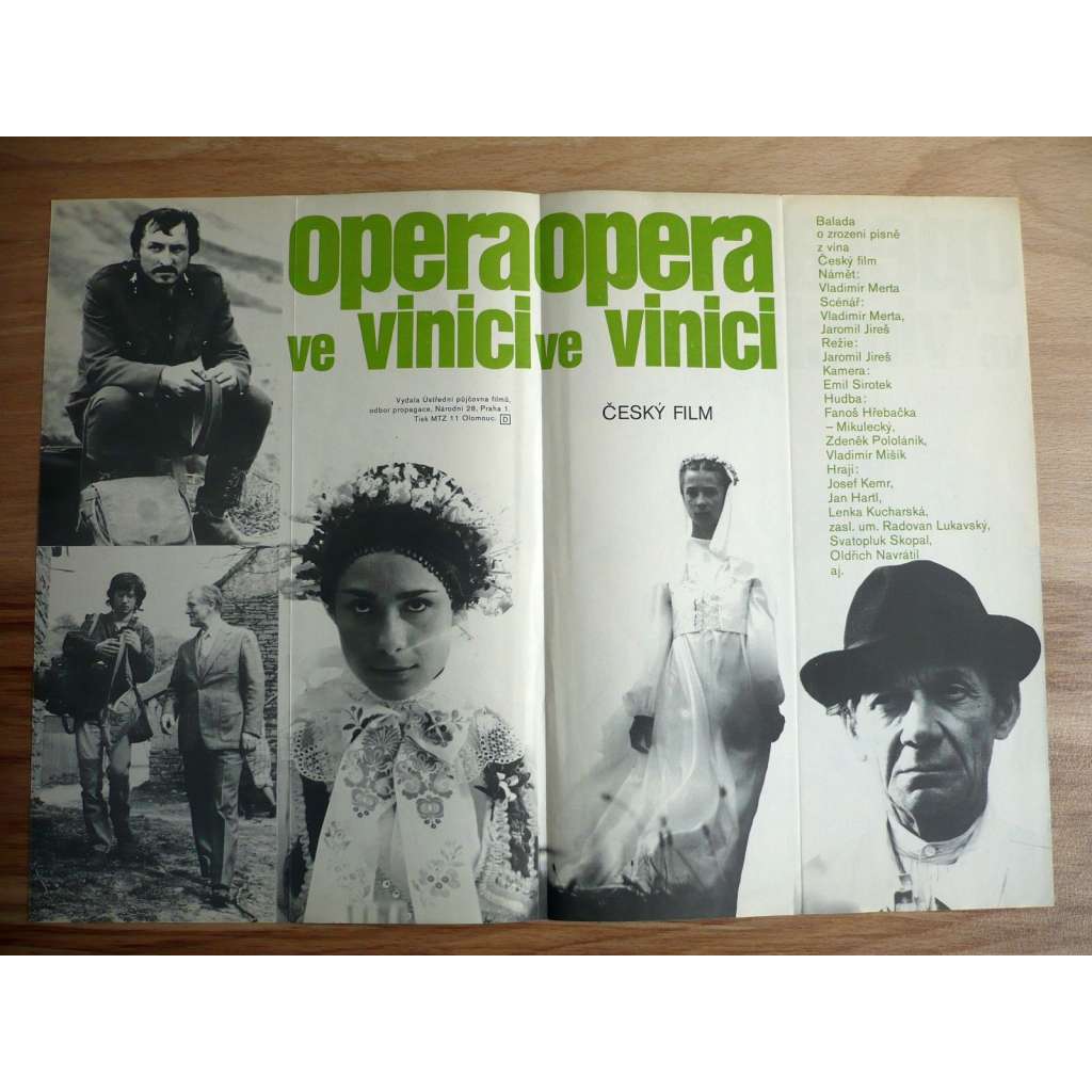 Opera ve vinici (filmový plakát, film ČSSR 1981, režie Jaromil Jireš, Hrají: Josef Kemr, Jan Hartl, Lenka Kucharská)