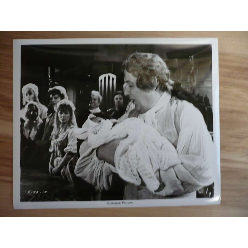 Fotoska - The Bawdy Adventures of Tom Jones (film USA 1976 - režie Cliff Owen, hrají Trevor Howard, Terry-Thomas, Arthur Lowe) - ORIG. CINEMA-PHOTO