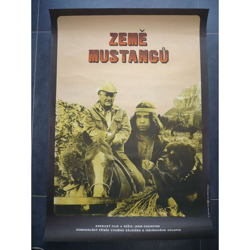 Země mustangů (filmový plakát, film USA 1976, režie John C. Champion, hrají Joel McCrea, Robert Fuller, Nika Mina, Patrick Wayne)
