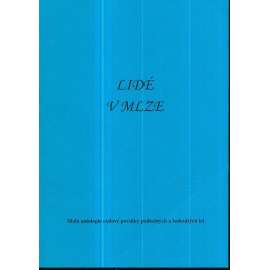 Lidé v mlze