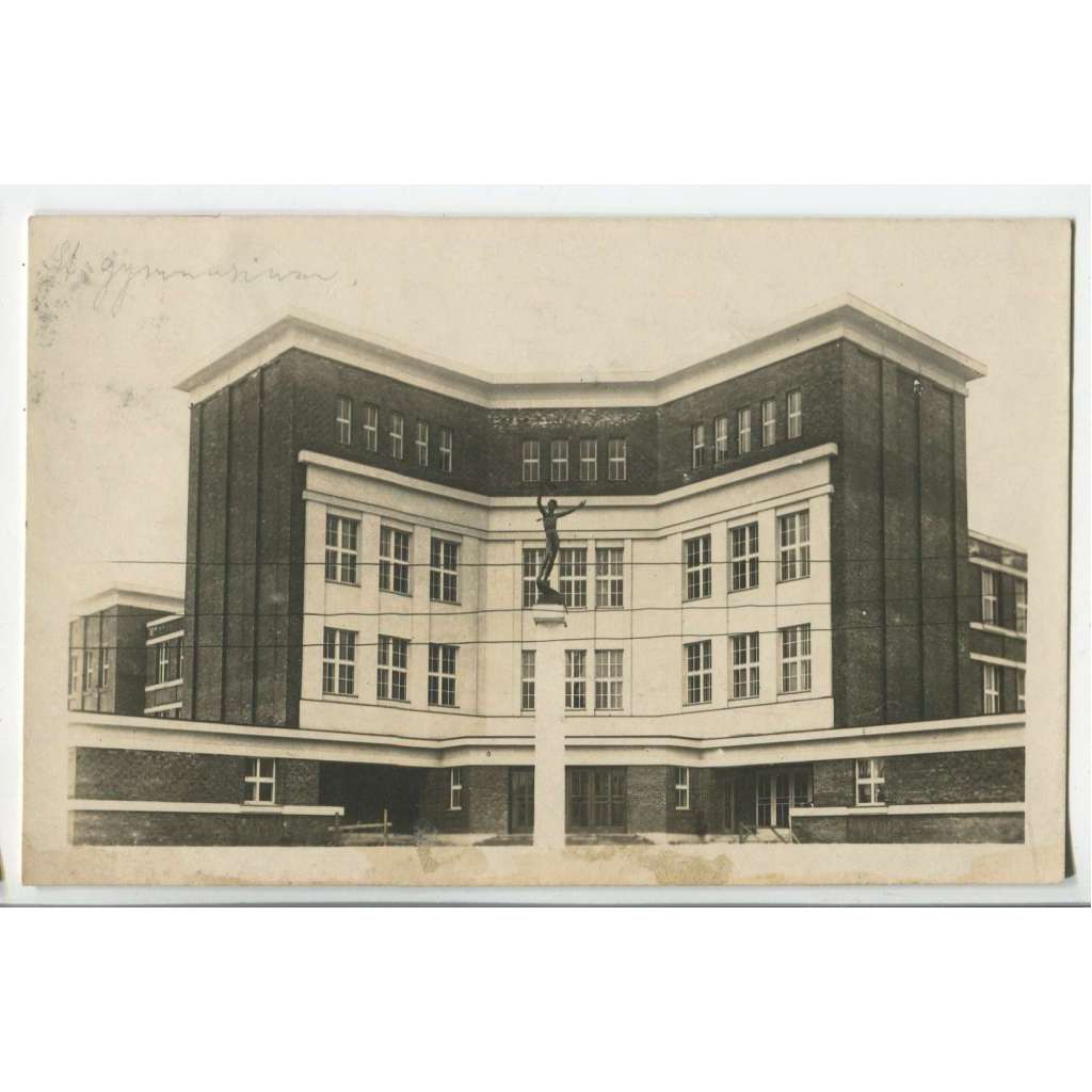 Hradec Králové, škola