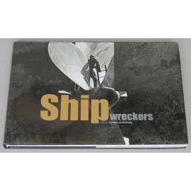Shipwreckers = Désosseurs de bateaux = Schiffsabwracker [fotografie; umění; Bangladéš; Chittagong; práce; lodě]