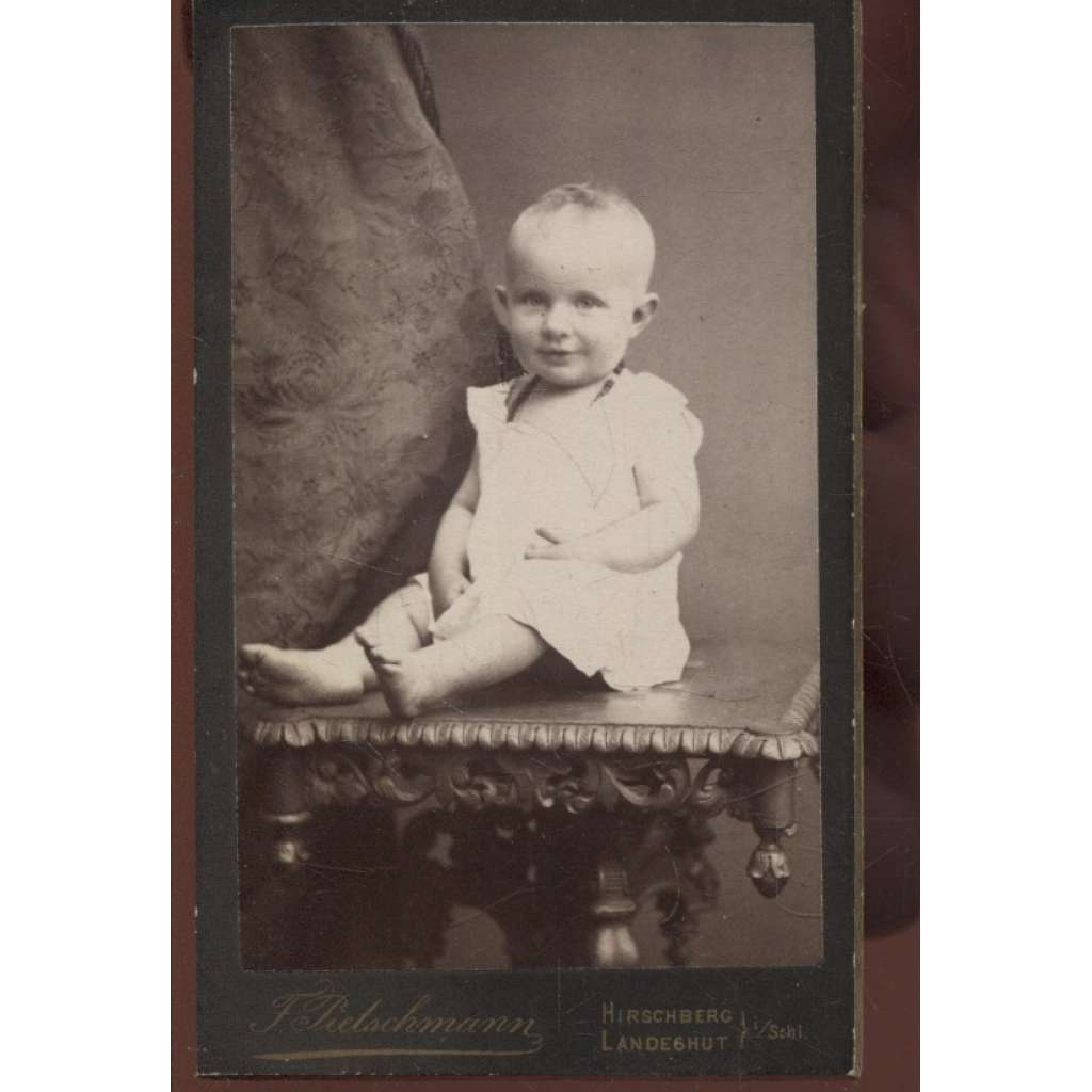 Stará fotografie - kabinetka (F. Pietchmann, Landeshut i /Schlesien, Kamenná hora) - dítě