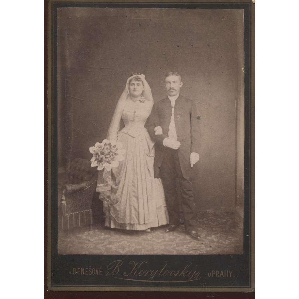 Stará fotografie - kabinetka (B. Koritovský, Benešov) muž a žena - svatba