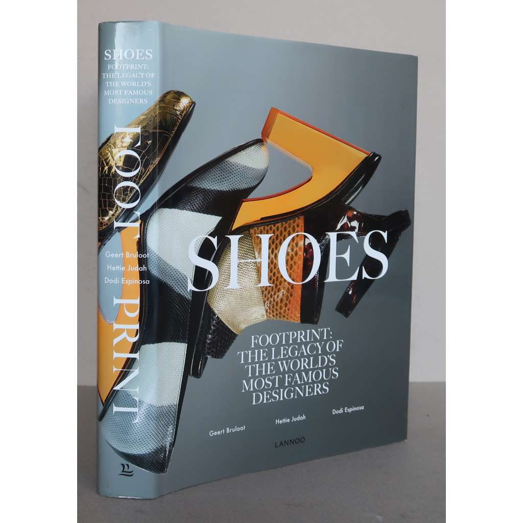 Footprint: The Tracks of Shoes in Fashion [obuv, boty, móda, fashion design, užité umění, katalog výstavy]