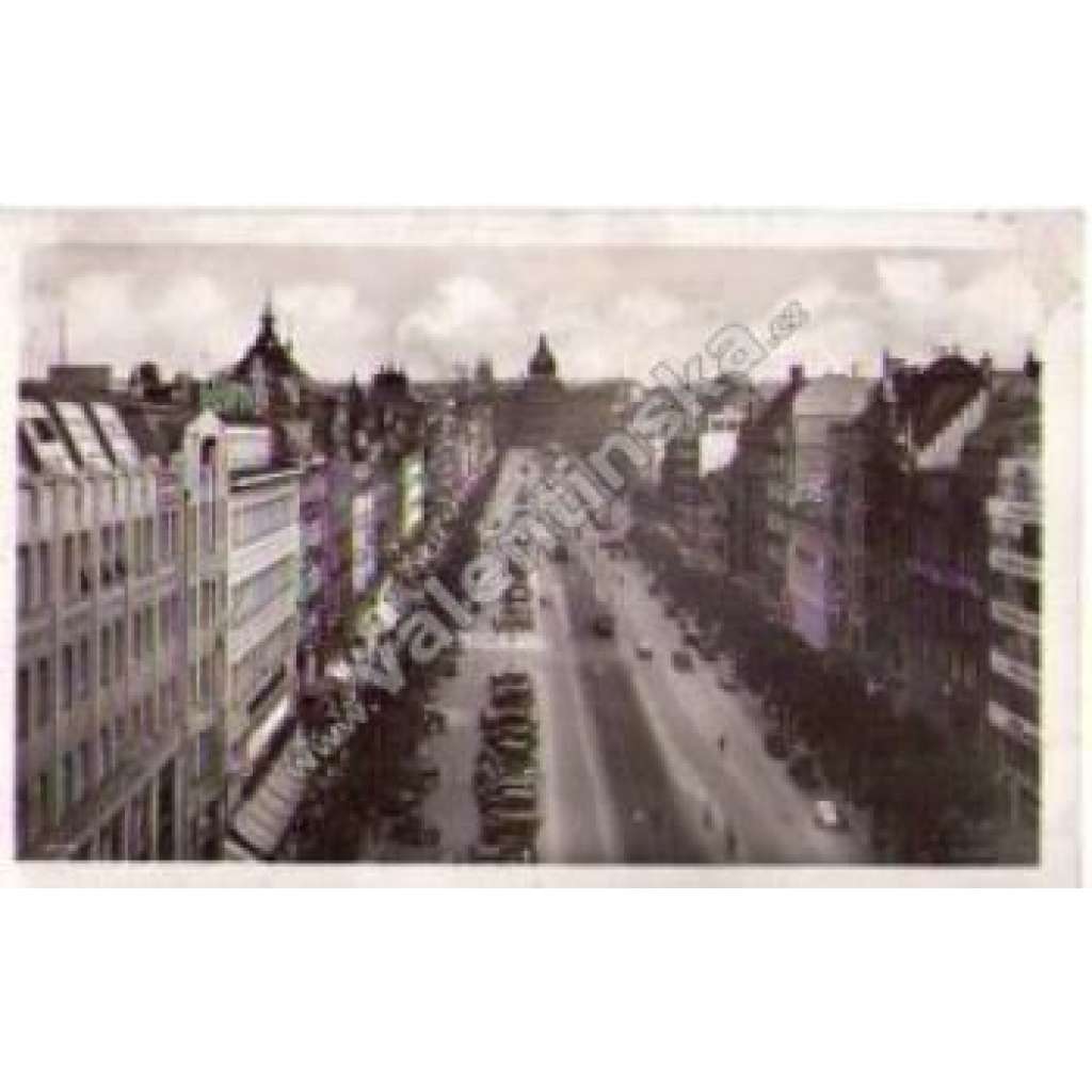 Praha, Václavské náměstí, auta, tramvaje