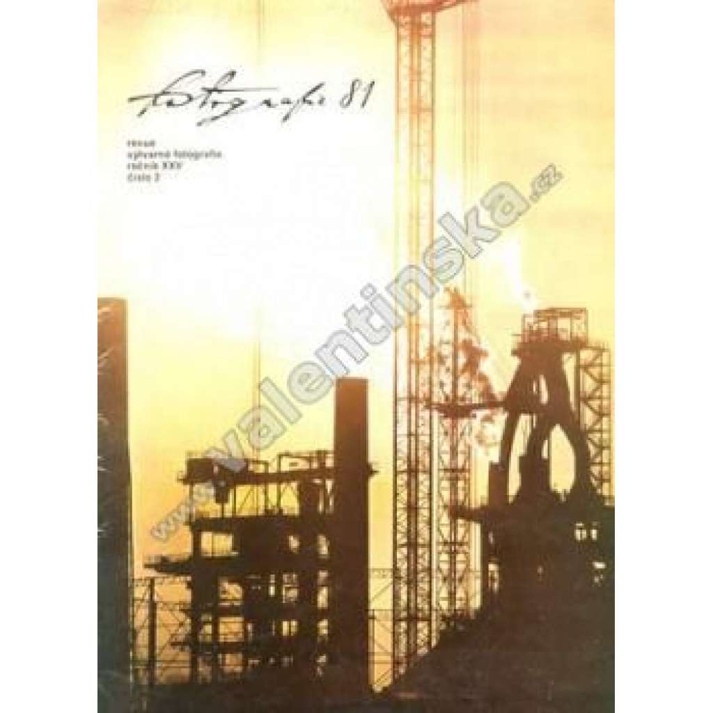 Revue Fotografie 81. Ročník XXV. Číslo 2. (časopis, mj. Ján Šmok - Fotografie jako dokument doby; Dokumentární fotografie z FAMU; Václav Chochola - Očima i objektivem)