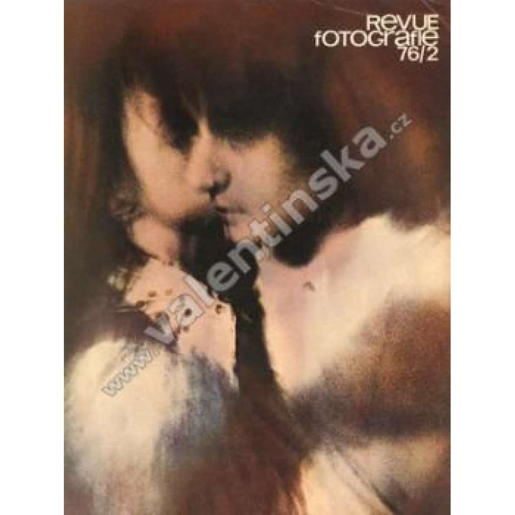 Revue Fotografie 76. Ročník XX. Číslo 2. (časopis, mj. J. Valenta - Fotografie za cenu fašistického vězení, Martine Francková a skupina Viva, Gruzínská fotografie, Současná španělská fotografie; fotografie H. Gedda, Ivo Loos, A. Rodčenko, P. Zhoř)