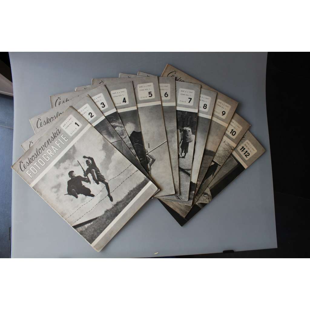 Československá fotografie 1947, č. 1-12 (časopis, mj. Lidovost a fotografie, Jednička z komposice, Proč fotografujeme krajiny, Fotografie folkloru; fotografie Jaroslav Krupka, E. Wiškovský, Jan Lukas, M. Hák, K. O. Hrubý)