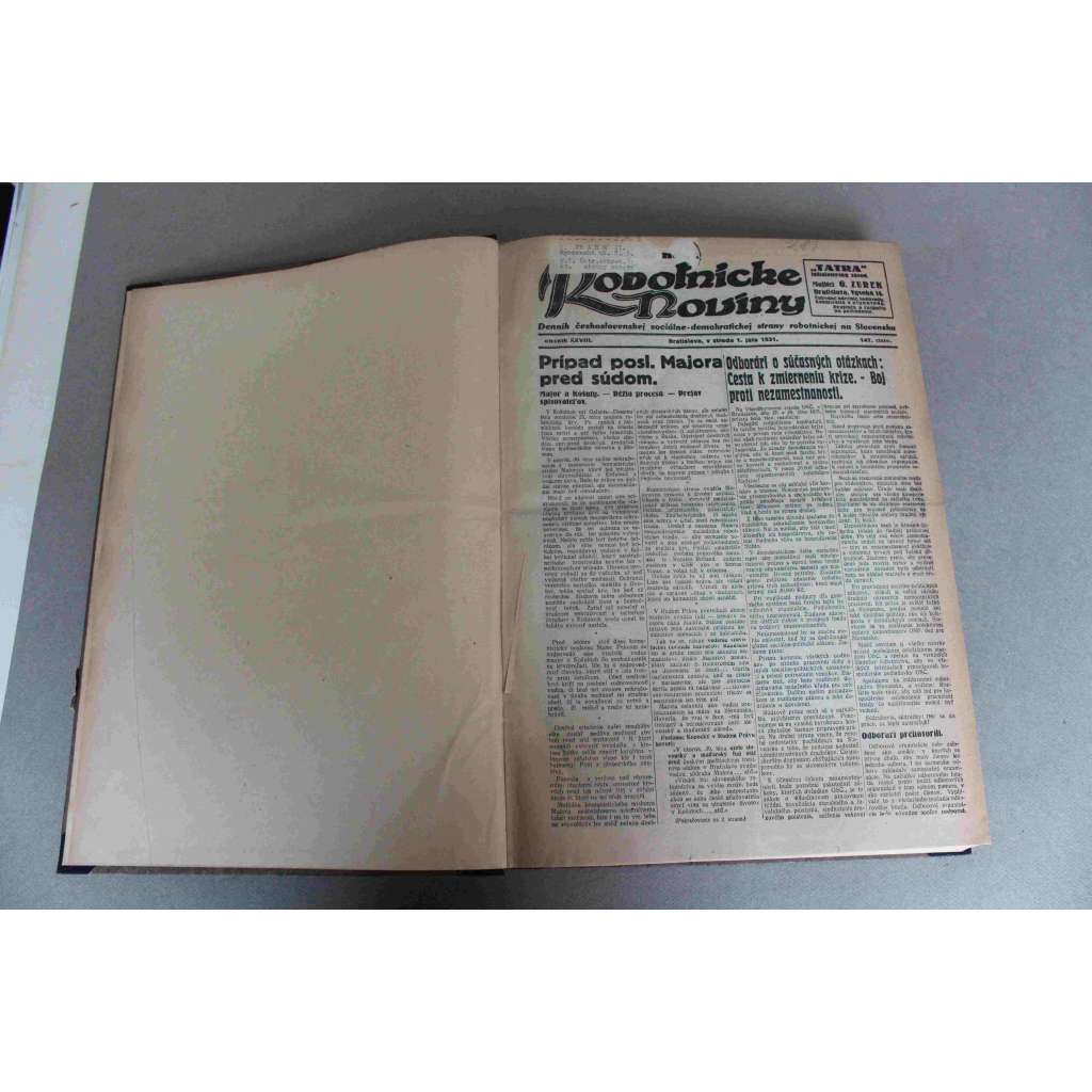 Robotnické noviny 1931, roč. XXVIII. (červenec-září) (noviny, deník, první republika, Slovensko, mj. Kúpele Sliač, Amerika a Francia sa dohodly o príročie pre Nemecko, Važec horí!, Mussolini, Komunisti i s p. Gottwaldom v Bratislave vypískaní) Robotnické noviny 1931, roč. XXVIII. (červenec-září) (noviny, deník, první republika, Slovensko, mj. Kúpele Sliač, Amerika a Francia sa dohodly o príročie pre Nemecko, Važec horí!, Mussolini, Komunisti i s p. Gottwaldom v Bratislave vypískaní)