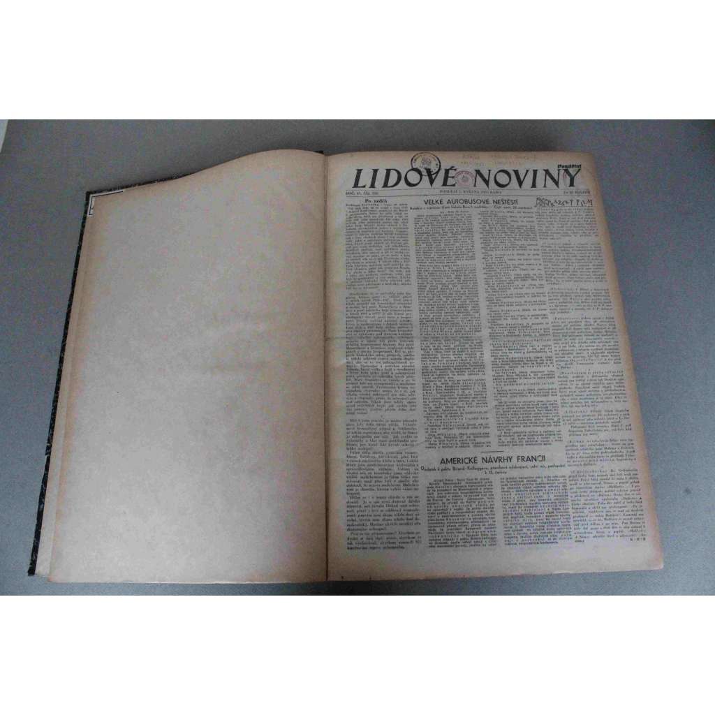 Lidové noviny 1933, roč. 41 (květen-červen) (deník, první republika, mj. Konec německého odborářství [Hitler], Arnošt Heinrich mrtev, Zmařený puč v Rakousku, Brněnský puč [Gajda], Světová výstava v Chicagu)