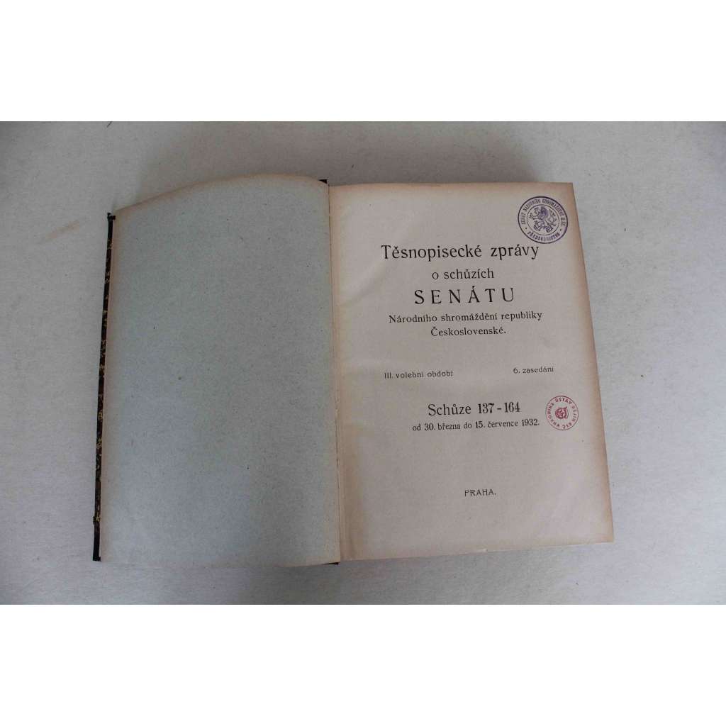 Těsnopisecké zprávy o schůzích senátu Národního shromáždění republiky Československé 1932. Schůze 137-164 (senát, první republika, tisky, zákony; polokožená vazba - vazba kůže)