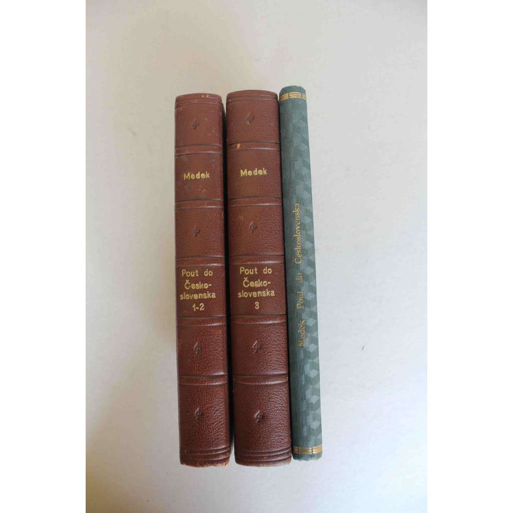 Pout do Československa, (díly I.-IV. ve 3 svazcích) Válečné paměti a vzpomínky z let 1914-1920 (V mundúru Rakouska Uherska, Stará brigáda, V zajetí ruské revoluce; legie, legionáři; polokožená vazba - vazba kůže