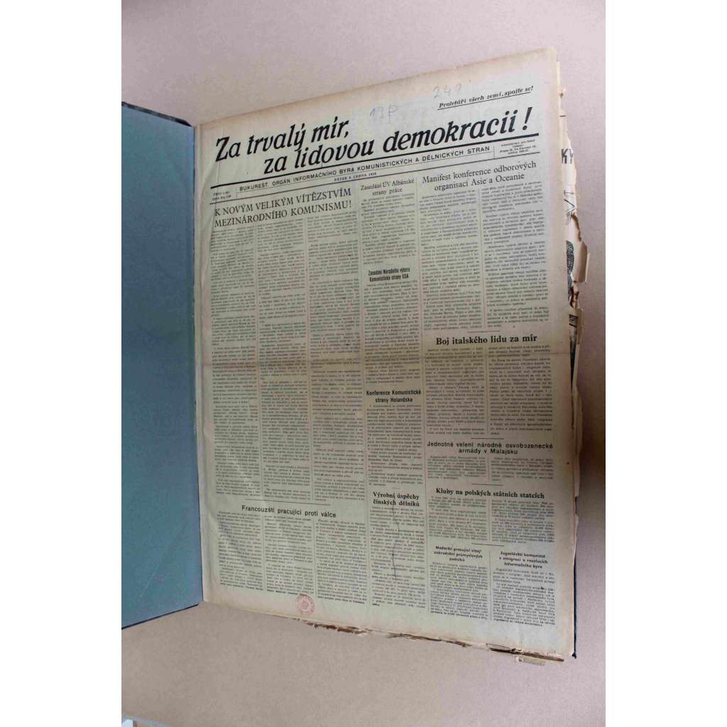 Za trvalý mír, za lidovou demokracii. Orgán Informačního byra komunistických stran 1950 (časopis, KSČ, komunismus, mj. Mírové hnutí, Hrdinný boj v Koreji, Zotročení Jugoslavie [Tito], Říjnová revoluce)