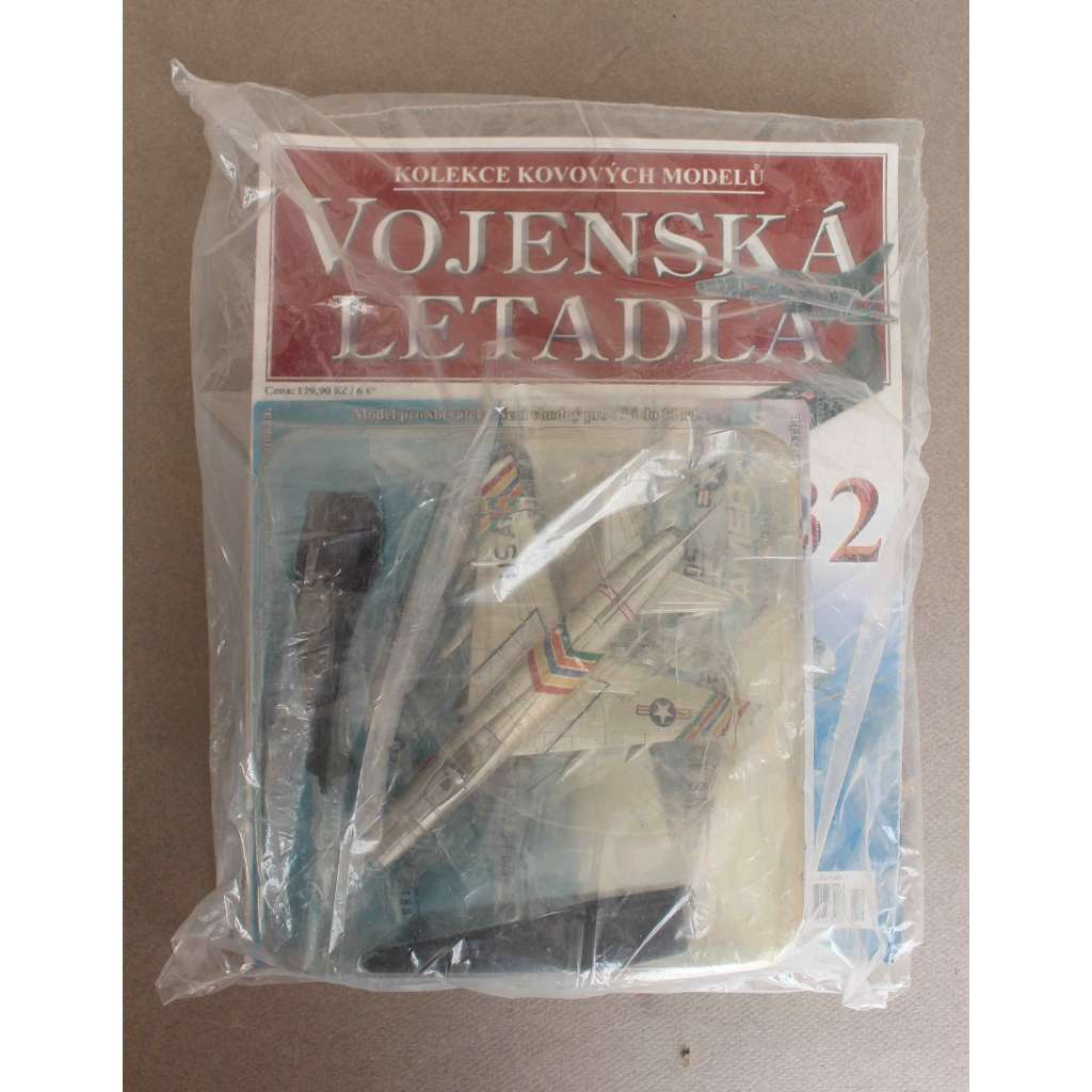Vojenská letadla. Kolekce kovových modelů, č. 32 (letadlo, letectví, modely, hračky - North American F-100C Super Sabre) Vojenská letadla. Kolekce kovových modelů, č. 32 (letadlo, letectví, modely, hračky - North American F-100C Super Sabre)