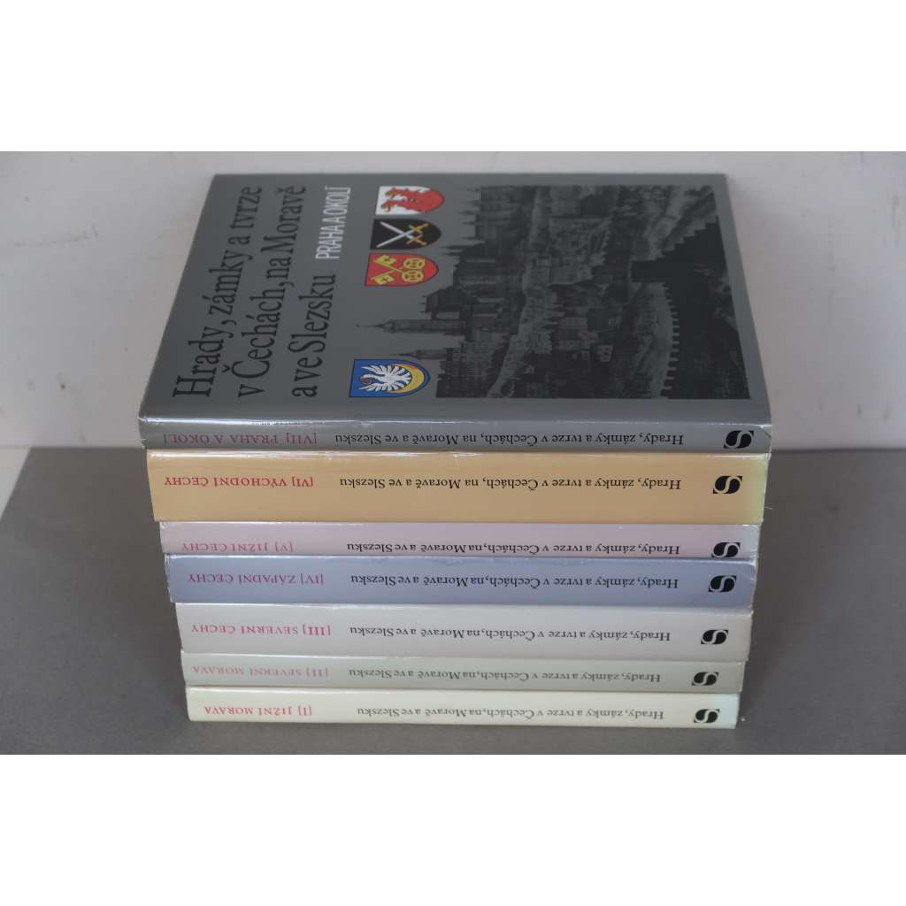 Hrady, zámky a tvrze v Čechách, na Moravě a ve Slezsku 7 svazků KOMPLET (Čechy jižní severní západní střední východní + Morava)