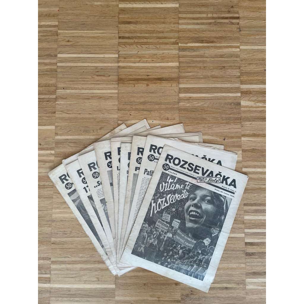 Rozsevačka, ročník IX., číslo 1, 2, 4-7, 9, 15, 25, 26 a 32/1934 [časopis proletářských žen; avantgardní obálky - fotomontáž]