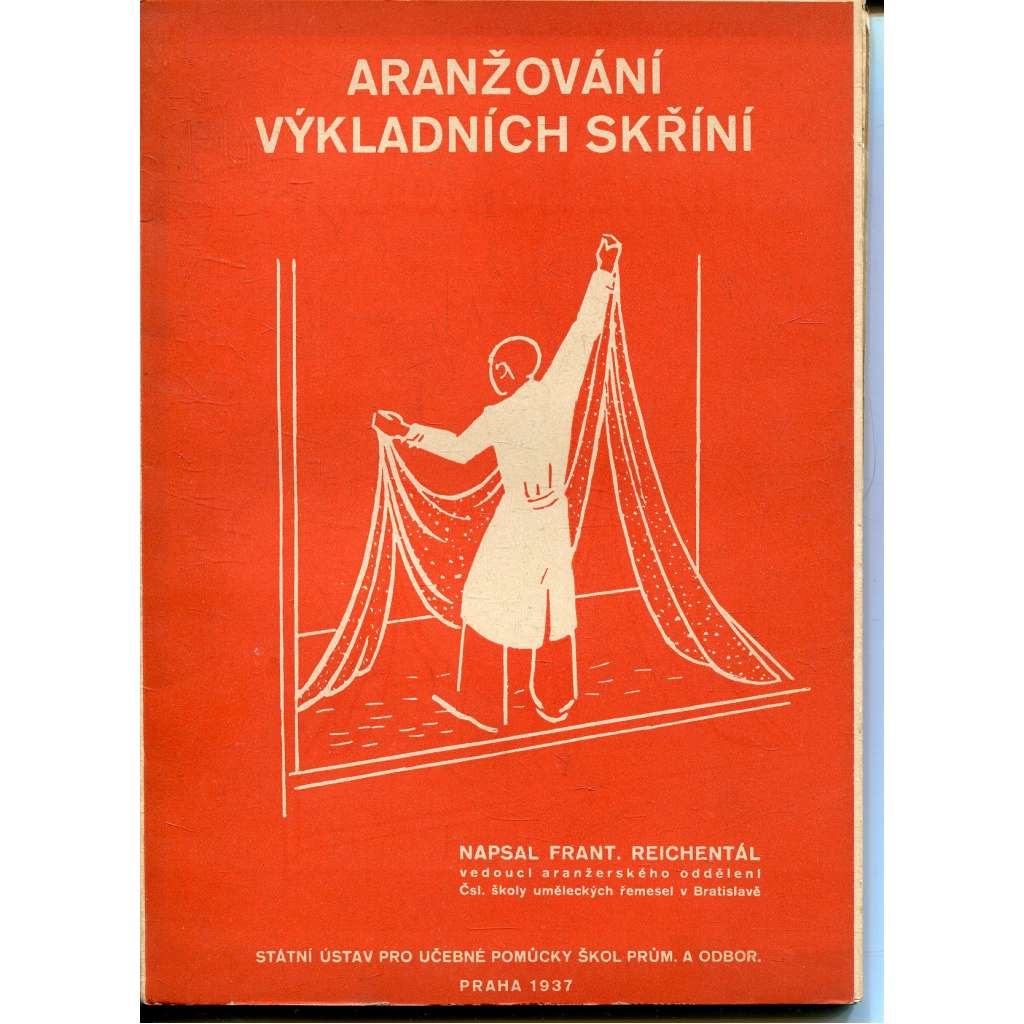Aranžování výkladních skříní pro školy kupecké