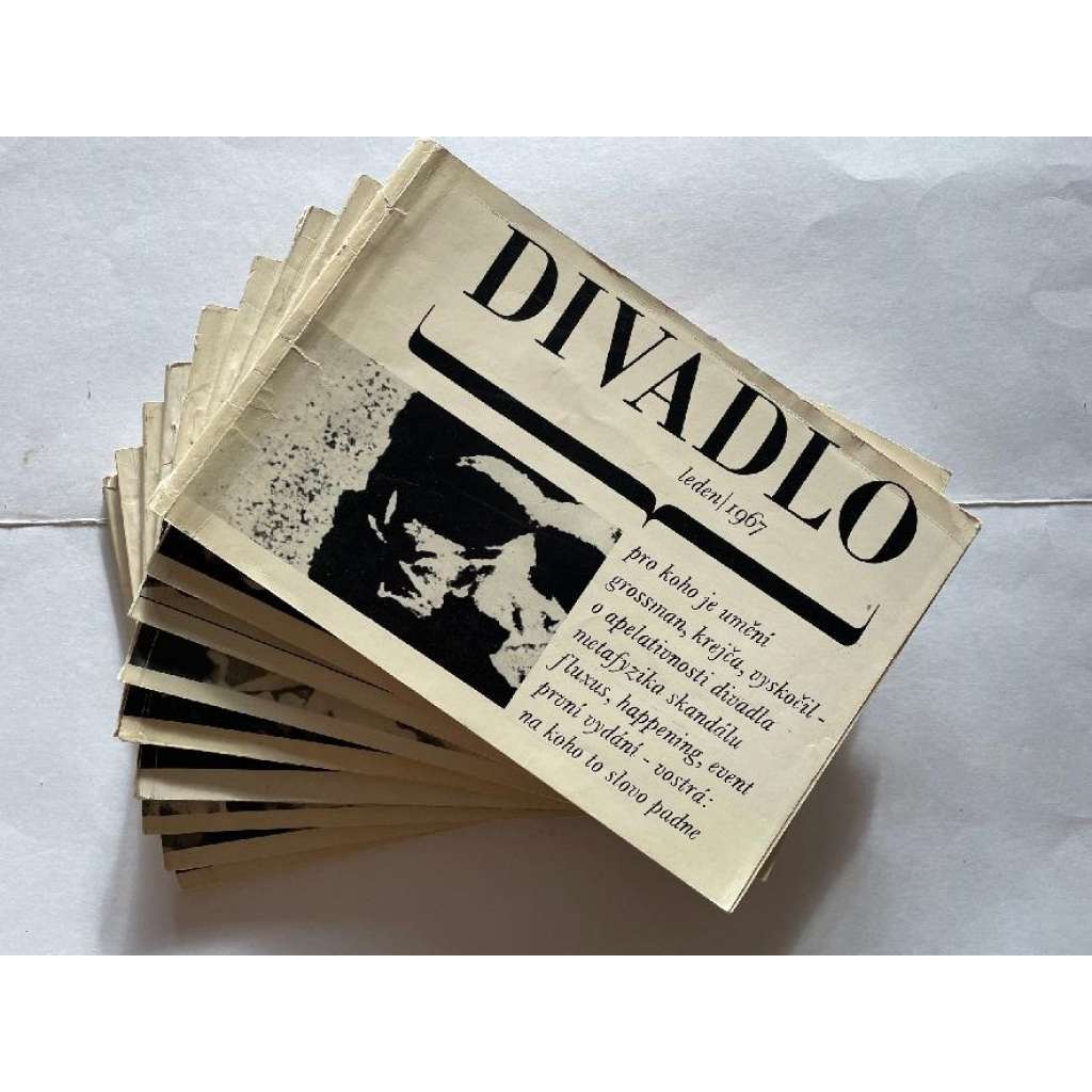 Divadlo, čísla 1-8 a 10 / 1967 (časopis) není komplet - chybí listopadové číslo Divadlo, čísla 1-8 a 10 / 1967 (časopis) není komplet - chybí listopadové číslo