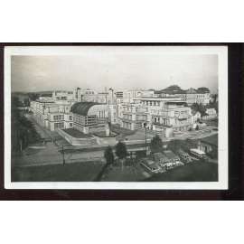 Mladá Boleslav, škola, moderní architektura, autobus