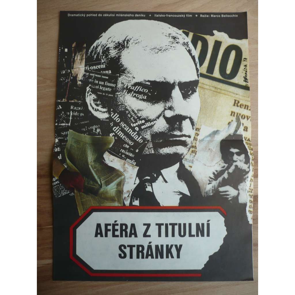 Aféra z titulní stránky (filmový plakát, film Itálie 1972, režie Marco Bellocchio, Hrají: Gian Maria Volonté, John Steiner, Jacques Herlin)