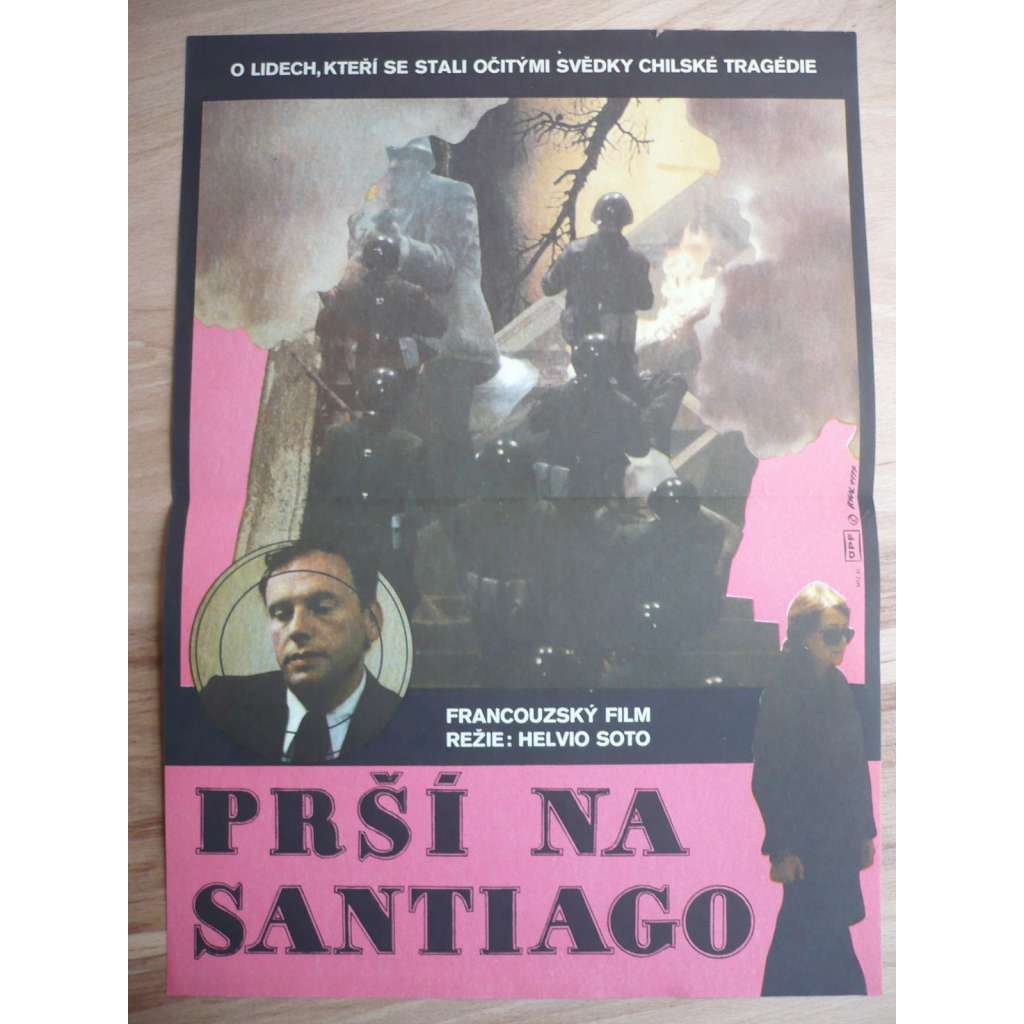 Prší na Santiago (filmový plakát, film Francie-Bulharsko 1976, režie Georges Conchon, Hrají: Bibi Andersson, Jean-Louis Trintignant, André Dussollier)