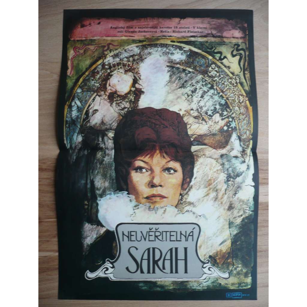 Neuvěřitelná Sarah (filmový plakát, film VB 1976, režie Richard Fleischer, Hrají: Glenda Jackson, Daniel Massey, Yvonne Mitchell)