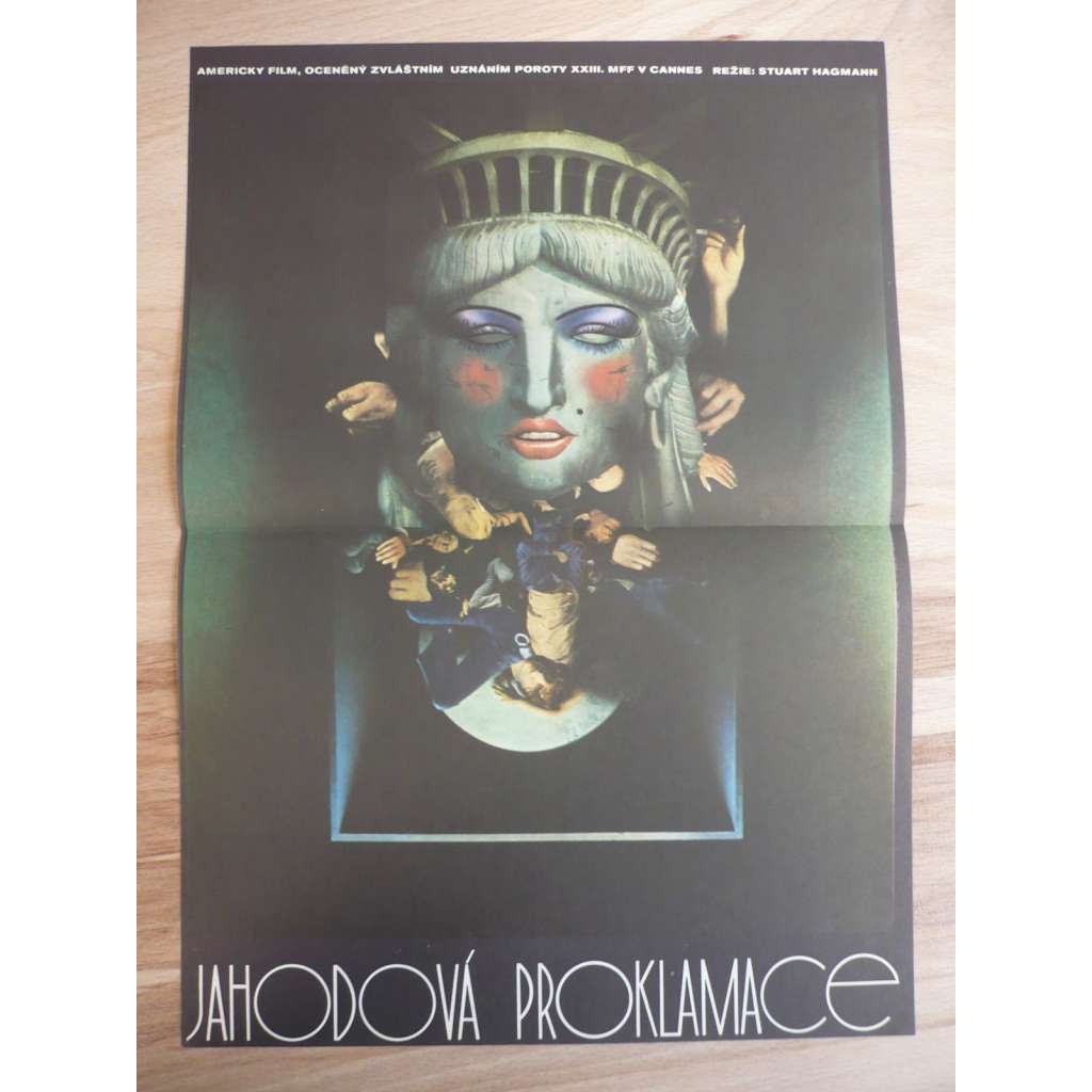 Jahodová proklamace (filmový plakát, film USA 1970, režie Stuart Hagmann, Hrají: Bruce Davison, Kim Darby, Bud Cort)