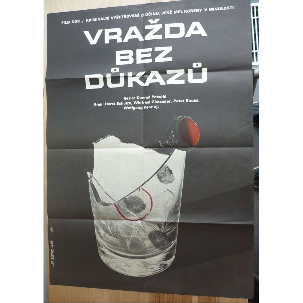 Vražda bez důkazů (filmový plakát, film NDR 1979, režie Konrad Petzold, Hrají: Konrad Petzold, Hans-Joachim Hanisch, Horst Schulze)