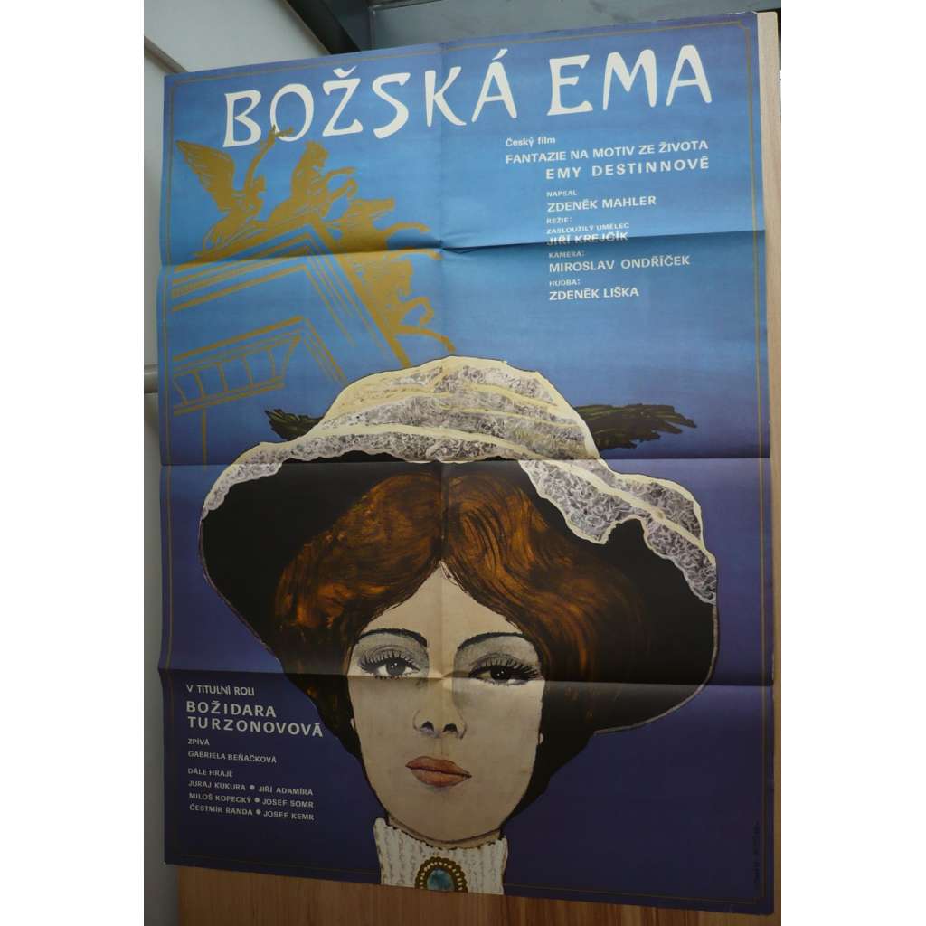 Božská Ema (filmový plakát, film ČSSR 1979, režie Jiří Krejčík, Hrají: Božidara Turzonovová, Juraj Kukura, Jiří Adamíra)