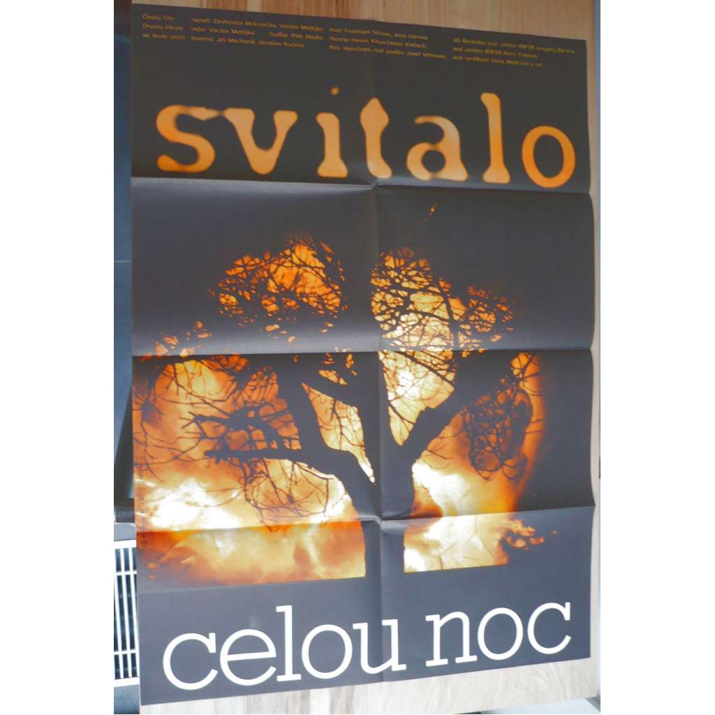 Svítalo celou noc (filmový plakát, film ČSSR 1980, režie Václav Matějka, Hrají: František Němec, Jana Gýrová, Petr Haničinec)