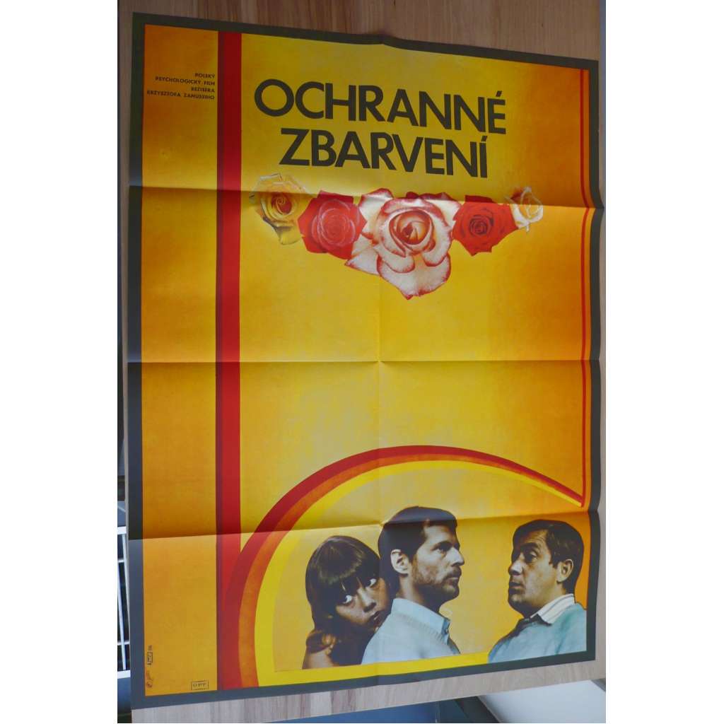 Ochranné zbarvení (filmový plakát, film Polsko 1977, režie Krzysztof Zanussi, Hrají: Piotr Garlicki, Zbigniew Zapasiewicz, Christine Paul-Podlasky)