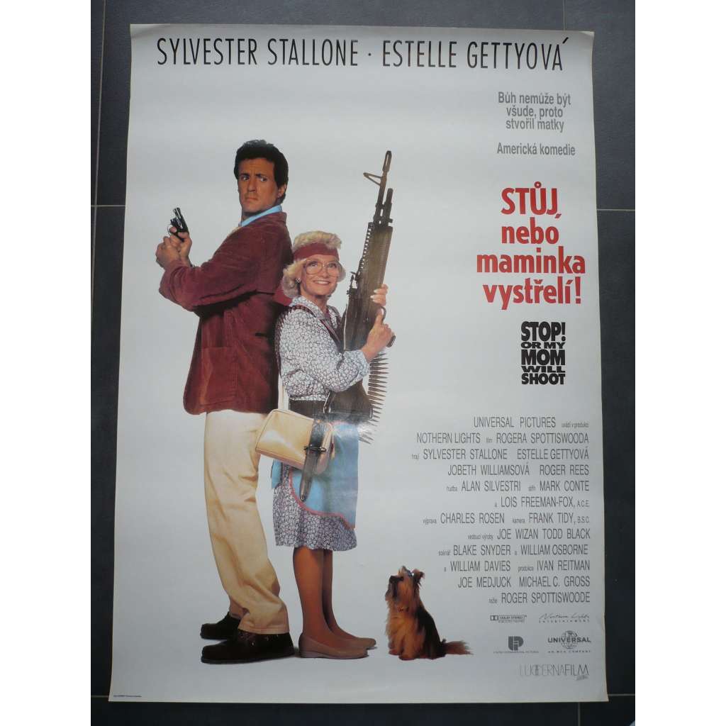 Stůj, nebo maminka vystřelí! (filmový plakát, film USA 1992, režie Roger Spottiswoode, Hrají: Sylvester Stallone, Estelle Getty, JoBeth Williams)