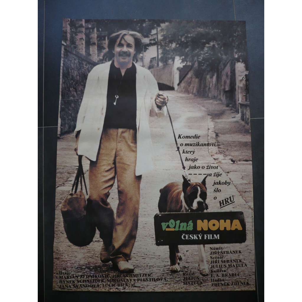 Volná noha (filmový plakát, film ČSSR 1989, režie Július Matula, Hrají: Marián Zednikovič, Jiří Schmitzer, Miroslava Pleštilová)