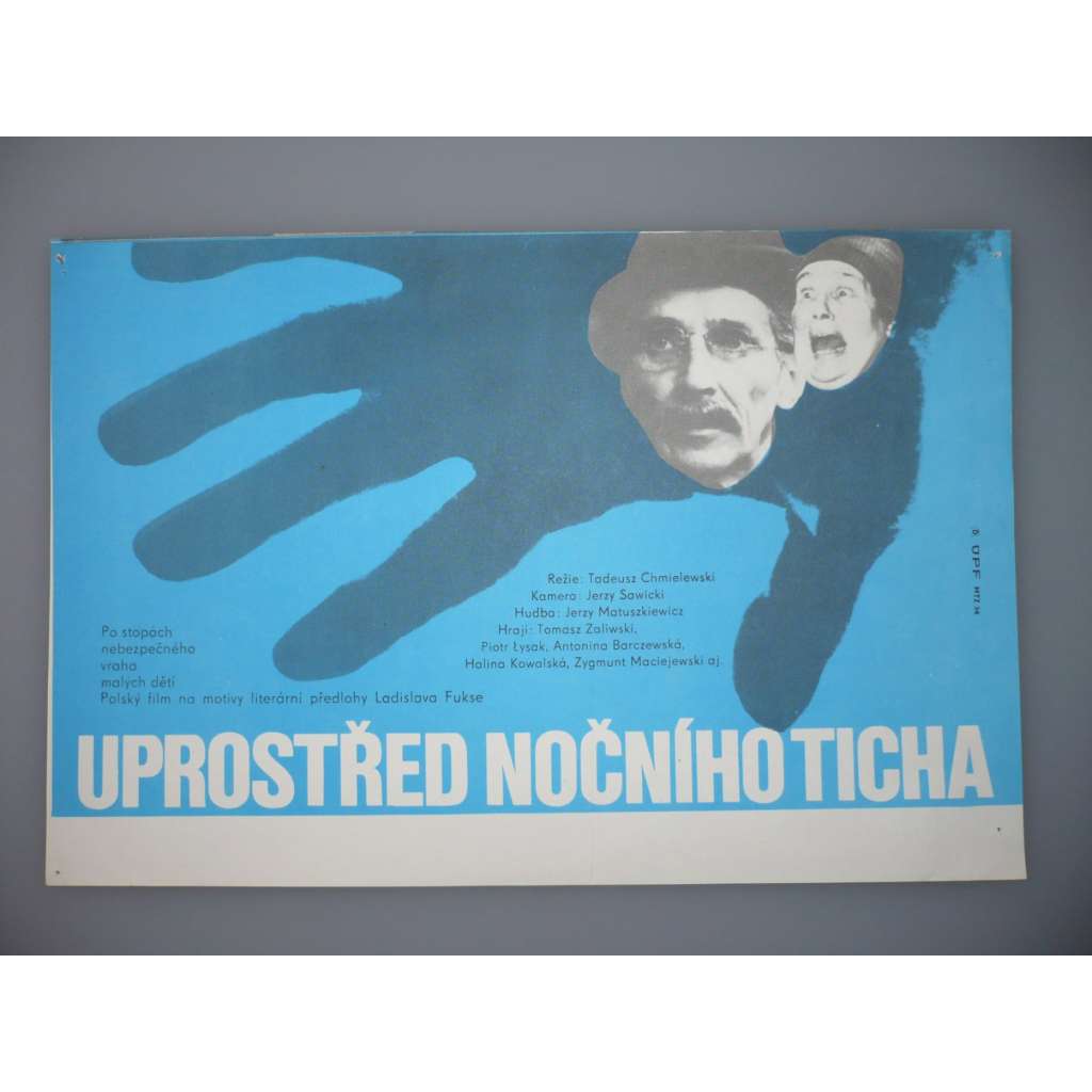 Uprostřed nočního ticha (filmový plakát, papírová fotoska, slepka, film Polsko 1978, režie Tadeusz Chmielewski, Hrají: Tomasz Zaliwski, Piotr Łysak, Henryk Bista, Mirosław Konarowsk)