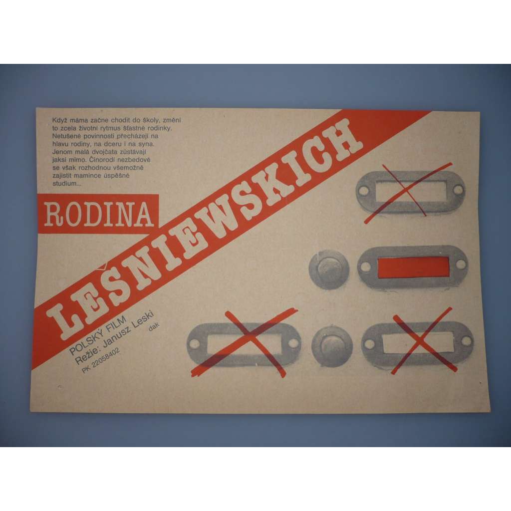 Rodina Lešniewských (filmový plakát, papírová fotoska, slepka, film Polsko 1983, režie Janusz Łęski, Hrají: Wojciech Siemion, Bogusław Sochnacki, Krzysztof Litwin)