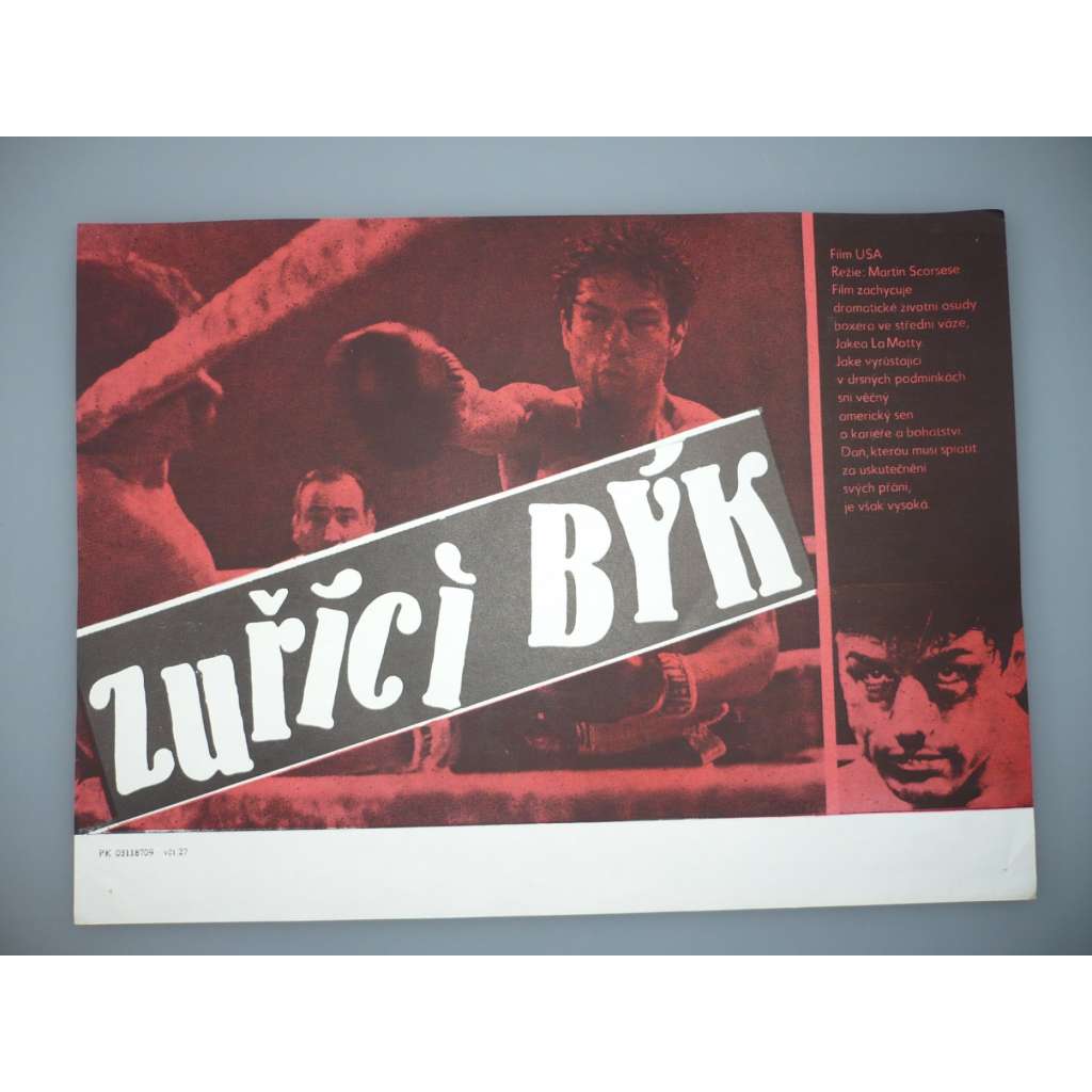 Zuřící býk (filmový plakát, papírová fotoska, slepka, film USA 1980, režie Martin Scorsese, Hrají: Robert De Niro, Cathy Moriarty, Joe Pesci)