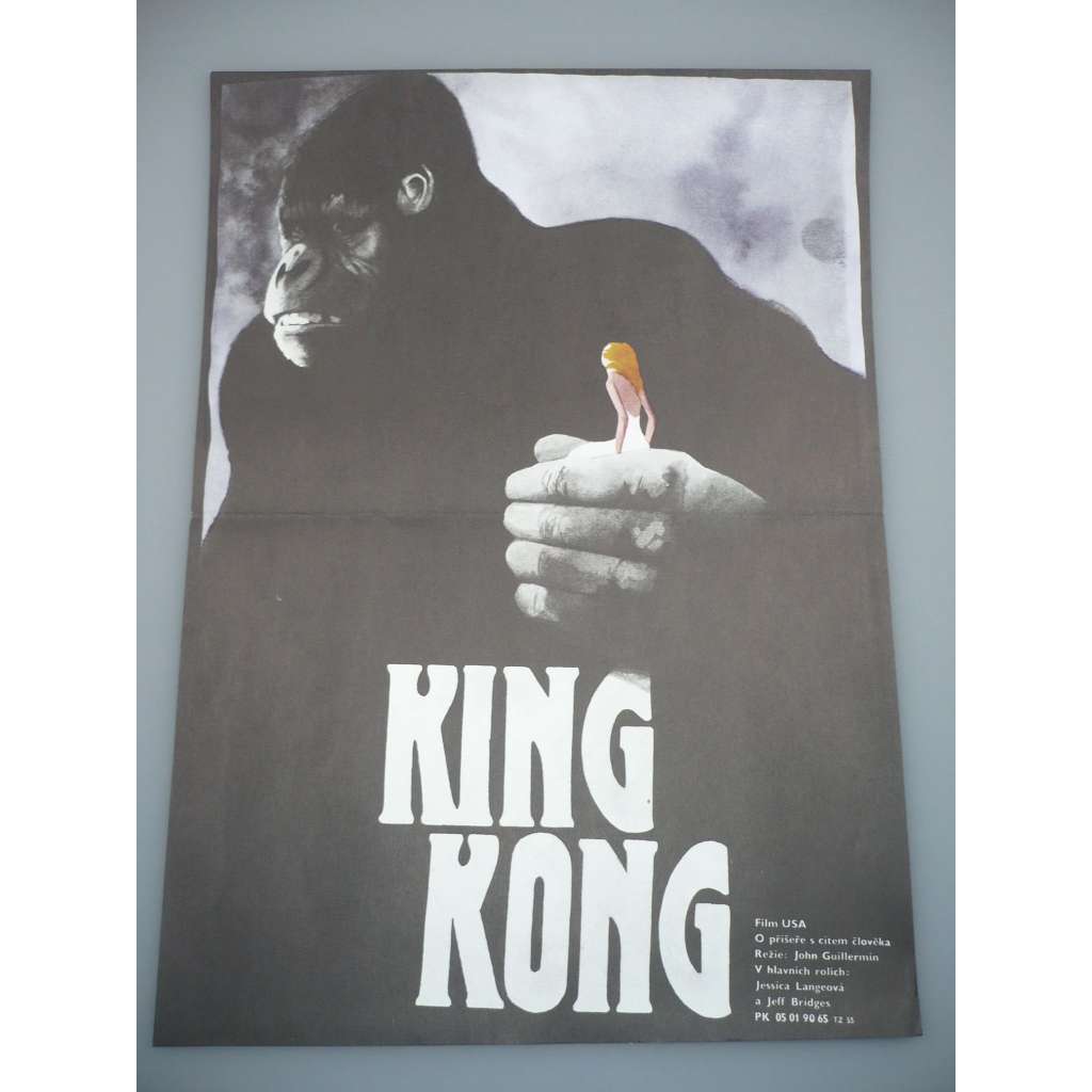 King Kong (filmový plakát, film USA 1976, režie John Guillermin, Hrají: Jeff Bridges, Jessica Lange, Charles Grodin)
